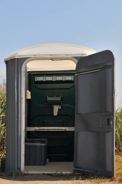 Portable Toilet Options We Offer in Elmwood, IL